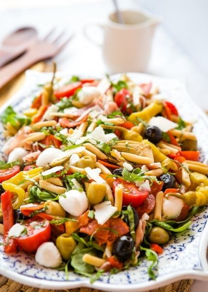 Итальянский салат с пастой