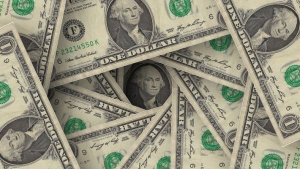 Фейком о наличных долларах в Минфине США пытаются спасти свое мировое доминирование